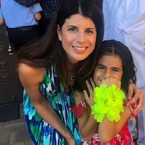 Meet your Posher, Cyra